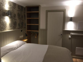  The Harbour Guest House  Ирвайн